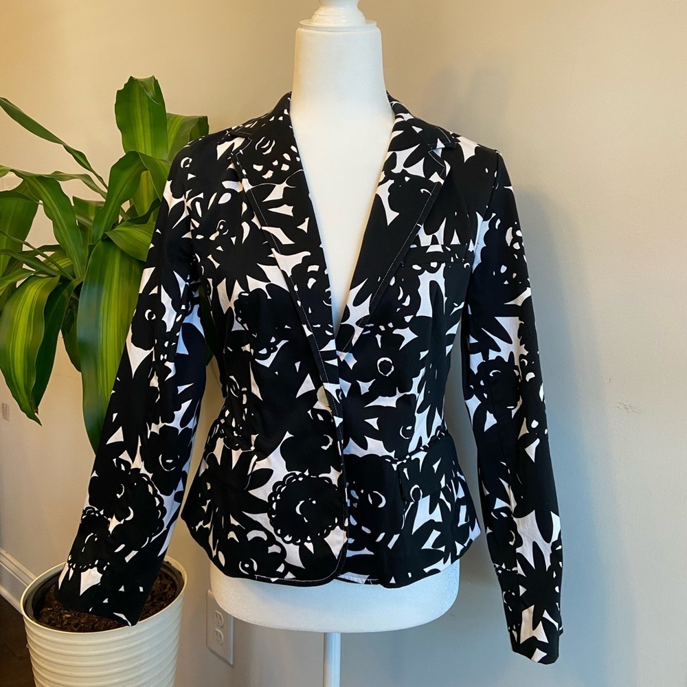Liz Claiborne Black and White Floral Blazer - Size 6P